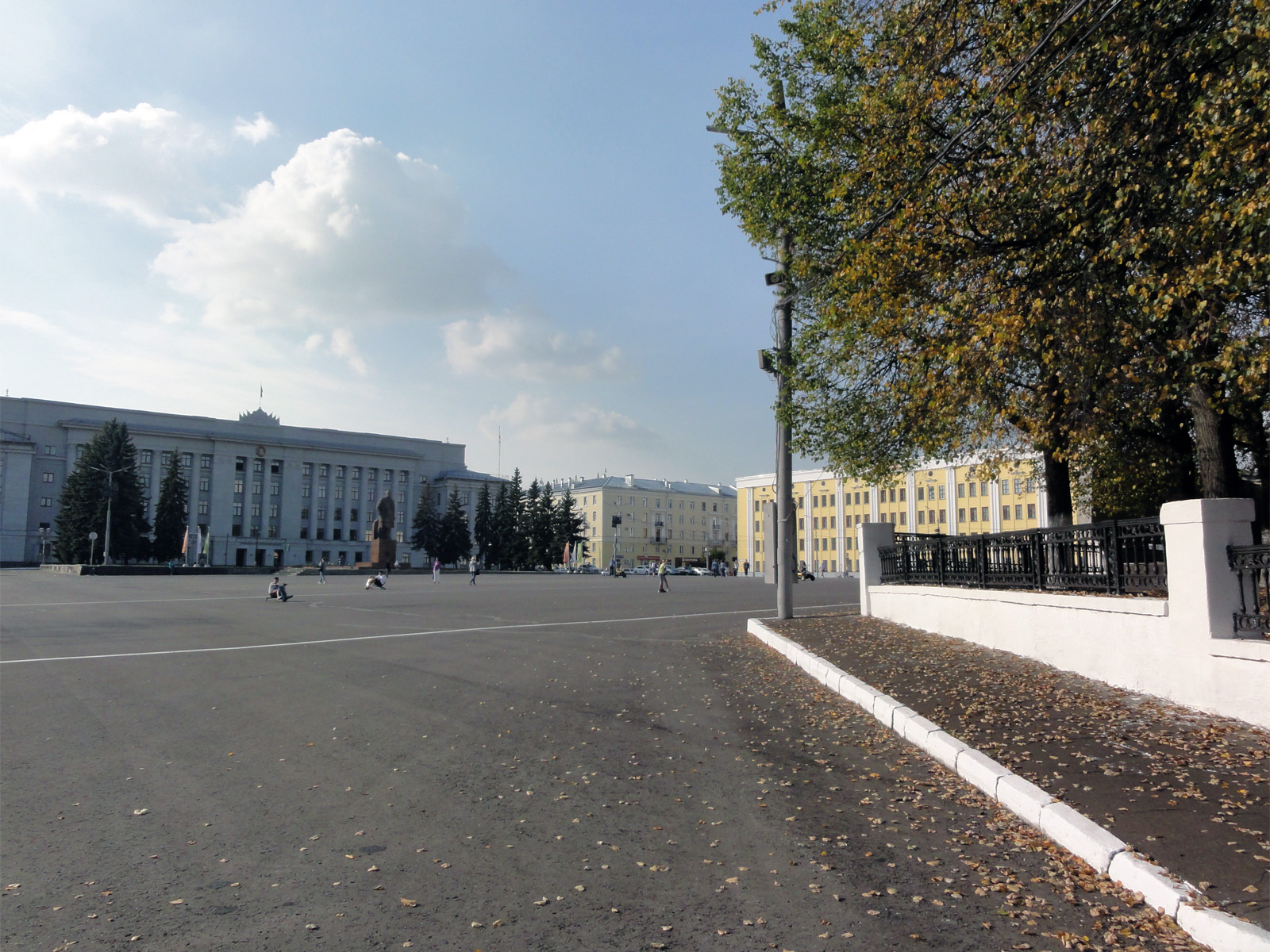 Сентябрь на Театральной площади