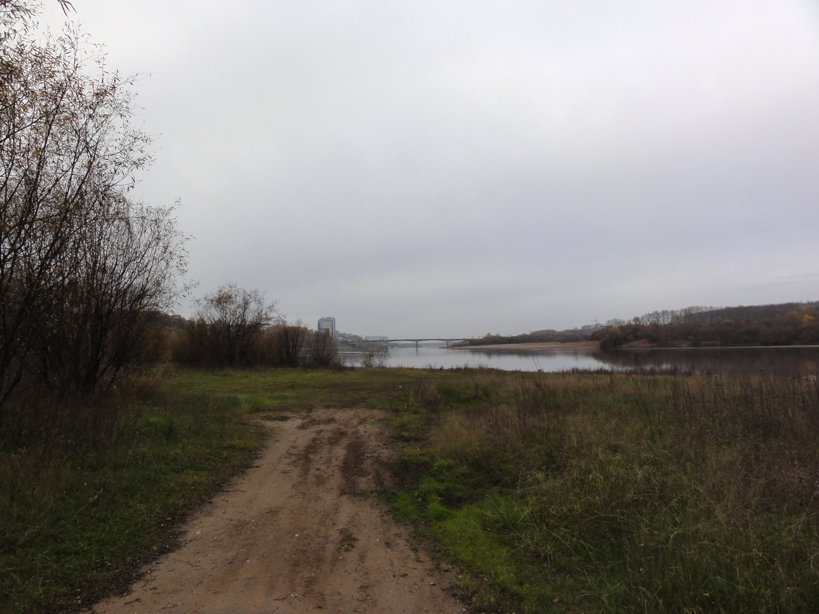 Город Киров река Вятка пейзаж осень октябрь вид на Старый мост